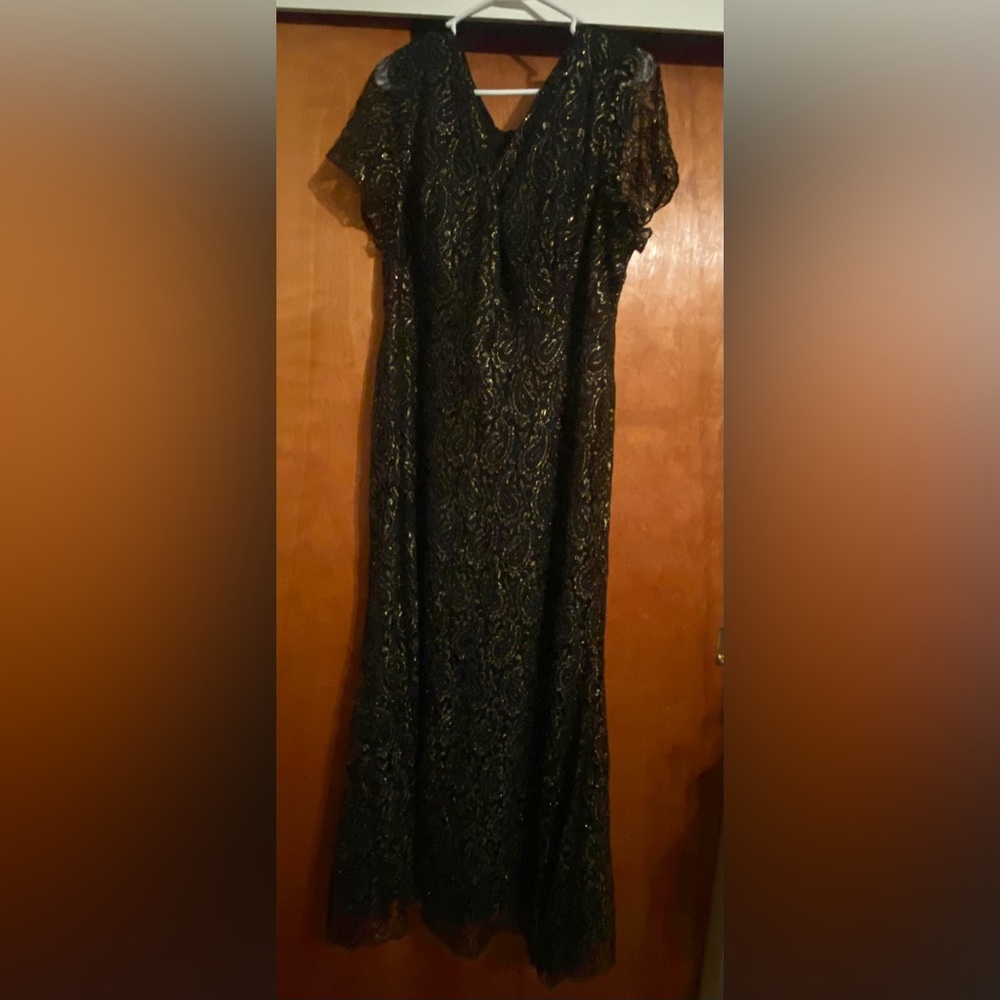 Elegant Black Lace Evening Dress with Gold Detail